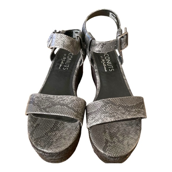 Coconuts by Matissee Sunchaser Wedge Platforms Grey/Black Snake Print Si… - Picture 3 of 8